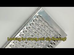 ผนังเหล็กกระปุกหมักร้อน ผนังโลหะเจาะ เครือข่ายความปลอดภัย ช่องเดิน