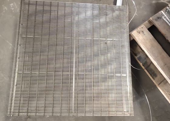 สายผงเรียบรูปร่างรูหกเหลี่ยม 610 * 610 PU โพลียูเรธาน 80-95 Shore A Wedge Wire Mesh