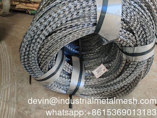 รั้วตาข่ายลวดหนามมีดโกนสแตนเลส BTO-22