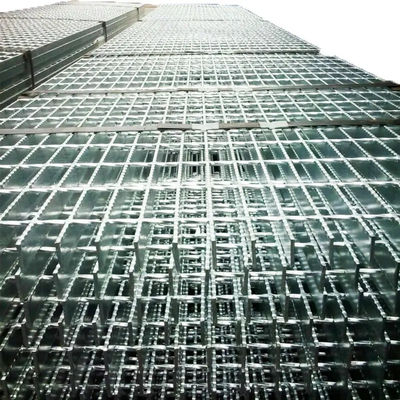 ความหนา 0.3 มม. - 8 มม. ตะแกรงโลหะสังกะสี ตะแกรงอลูมิเนียมทางเดิน ป้องกันกรด