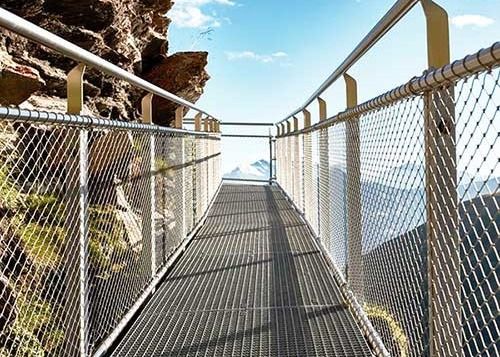 ตาข่ายเชือกสแตนเลสที่ปรับแต่งได้สำหรับกรงสัตว์ ตาข่ายนิรภัยสวมต่อต้าน