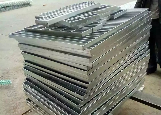 1005 X 600 ปอนด์ Hot Dip Galvanized กราดพื้นและบันได
