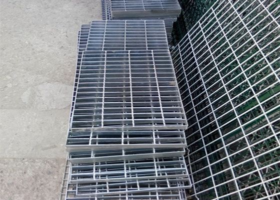 วัสดุอาคาร ทางเดินอุตสาหกรรม สแตนเลส Bar Grating Hot DIP Platform Galvanized Steel Grating Plate