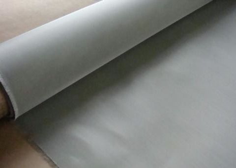 ความกว้าง 1 เมตร ยาว 30 เมตร หนาแน่น Monel 400 Wire Mesh