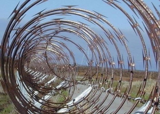 Ss430 สแตนเลส คอนเซิร์ตินา Razor Wire Fence