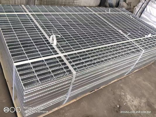 ตะแกรงเหล็กชุบสังกะสี รอยเหล็กเส้น 25x3 800x1000 แผ่นโลหะสำหรับแพลตฟอร์ม Walkway