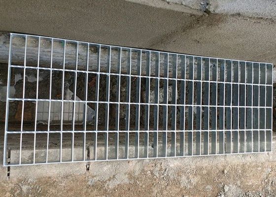 1005 X 600 ปอนด์ Hot Dip Galvanized กราดพื้นและบันได