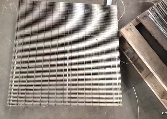 สายผงเรียบรูปร่างรูหกเหลี่ยม 610 * 610 PU โพลียูเรธาน 80-95 Shore A Wedge Wire Mesh