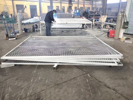 รั้วตาข่ายรั้วสังกะสีมาตรฐานออสเตรเลียเคลื่อนย้ายได้ด้วยเท้า PVC