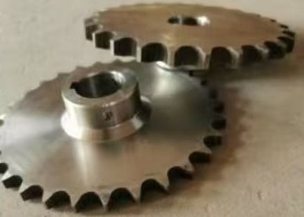 DIN Sprocket 24B 28B 32B วงล้อโซ่ด้วยฟัน 10 มม และวัสดุ C45