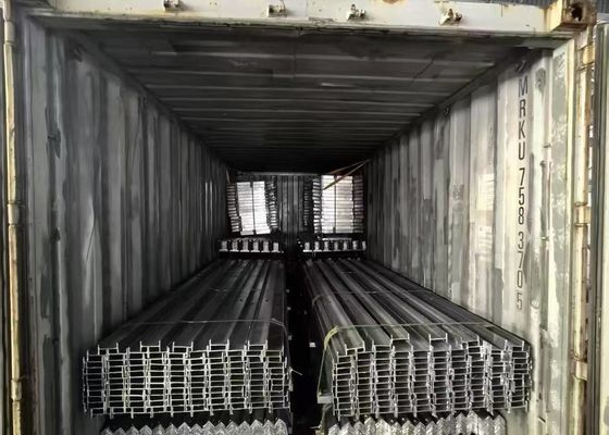 โปรไฟล์ W รั้วเหล็กชุบสังกะสีแบบจุ่มร้อน 2400hx2300l สำหรับ Cell Tower