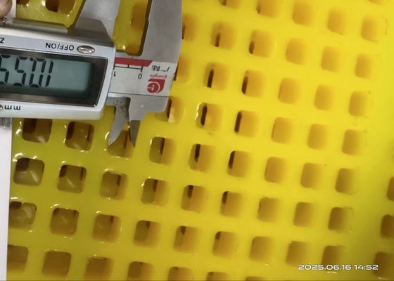 ประสิทธิภาพที่ดีที่สุด ความหนา 30 มม ตาราง Polyurethane Screen Mesh ในผ้าธรรมดา