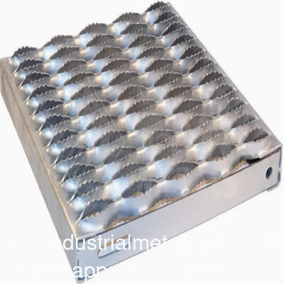 High Strength and Cheaper Price Diamonds Safety Grip Strut Stair Treads Grating