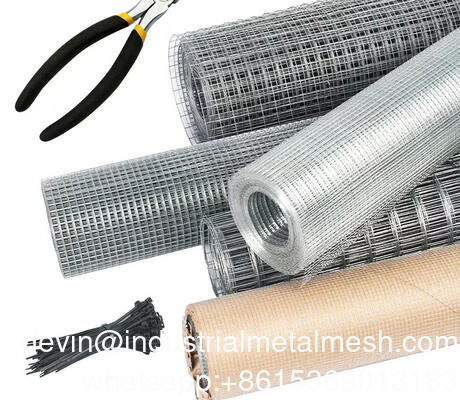 สายเหล็กไฟฟ้ารั้ว PVC ปกคลุมหลุมสี่เหลี่ยม Welded สาย Mesh Roll สําหรับไก่