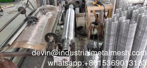 ค่าใช้จ่ายต่ํา ทนทาน แกลวนไซด์ Welded Wire Mesh Rolls สําหรับก่อสร้างรั้ว