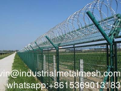ลวดหนามมีดโกนคอนเสิร์ต Bto-22 เคลือบพีวีซี 450 มม. สำหรับรั้วฟาร์ม