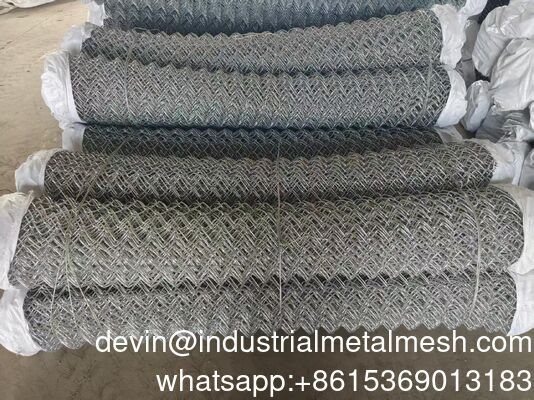 สายไหมเหล็กเหล็กคาร์บอนต่ําผนัง PVC กระปุก 60 * 60mm Chain Link รั้ว
