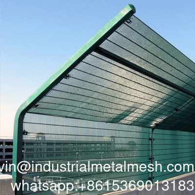 3D Curved V Mesh Triangle Bending Galvanized Steel Welded Wire Mesh PVC Coated Anti-Climb ความปลอดภัยสูงในภายนอกสวน
