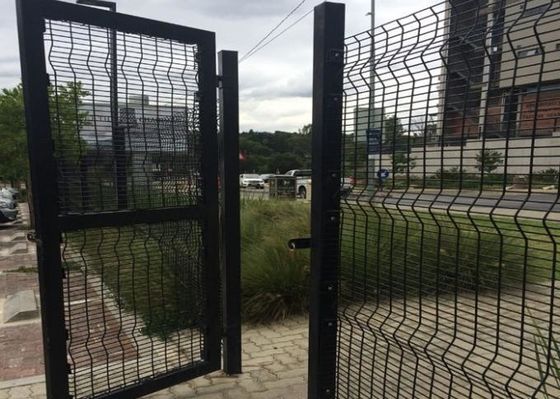 ความปลอดภัยสูง Nylofor 6ft 3D Modeling PVC Coated 358 Anti Climb Fence