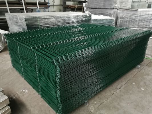 1.2x3.0m พีวีซีเคลือบรั้วโลหะโค้ง 3d V บังสําหรับสนามบิน