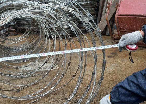สแตนเลส Hot Dip สแตนเลส Concertina Razor Blade Barbed Wire Mesh รั้ว