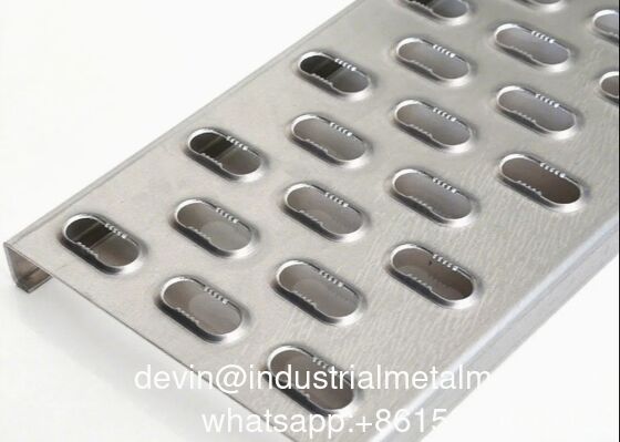 ผนังเหล็กโอวาล จับยึด สตรอท พลาตฟอร์มทํางาน