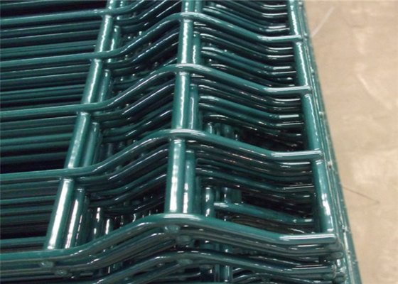 สัตว์ปีกบ้าน Pvc เคลือบรั้วลวดตาข่ายชุบสังกะสีพร้อมโพสต์