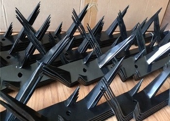 เหล็กชุบสังกะสีเคลือบด้วยพลังงานสีดำ Odm Anti Climb Security Spikes