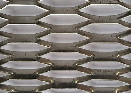 ความหนา 1 มม. ความกว้างของเกลียวขยายตาข่ายอลูมิเนียม 6.3 มม. รู